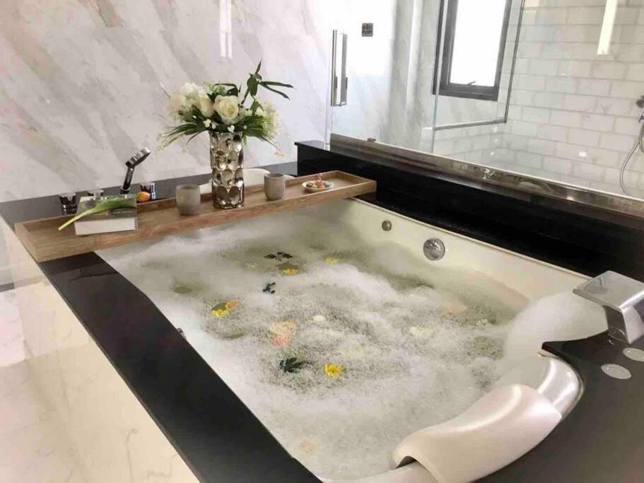5bd Luxury Pool - Exquisite Pool C Pousada Pattaya