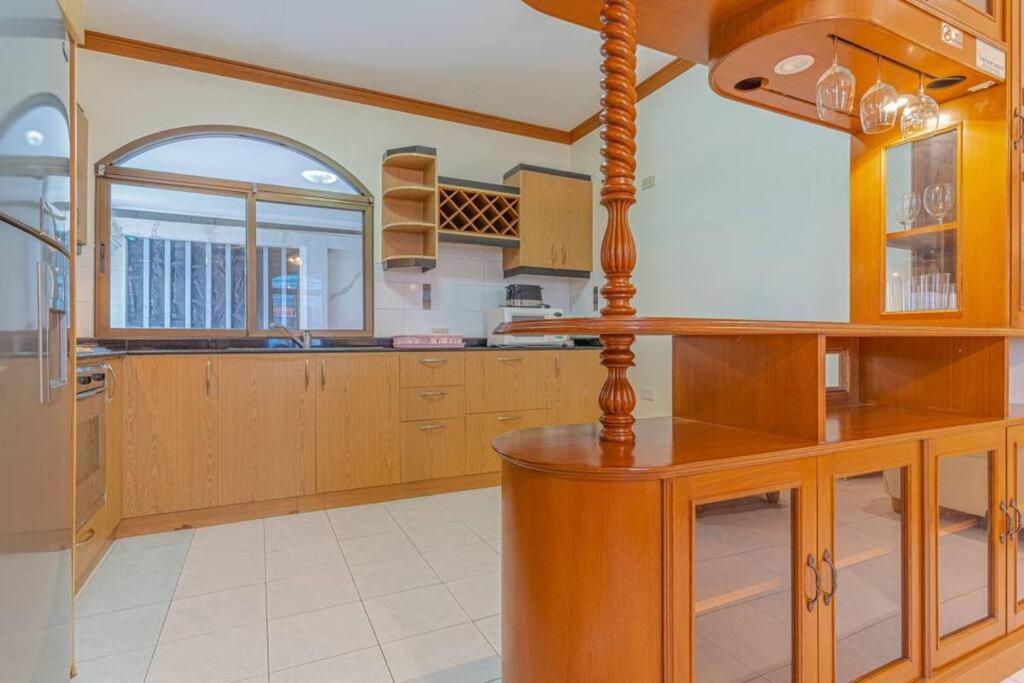 3-2br Huge Pool, Bbq, 300m-beach, 5 Mins To Walking Street