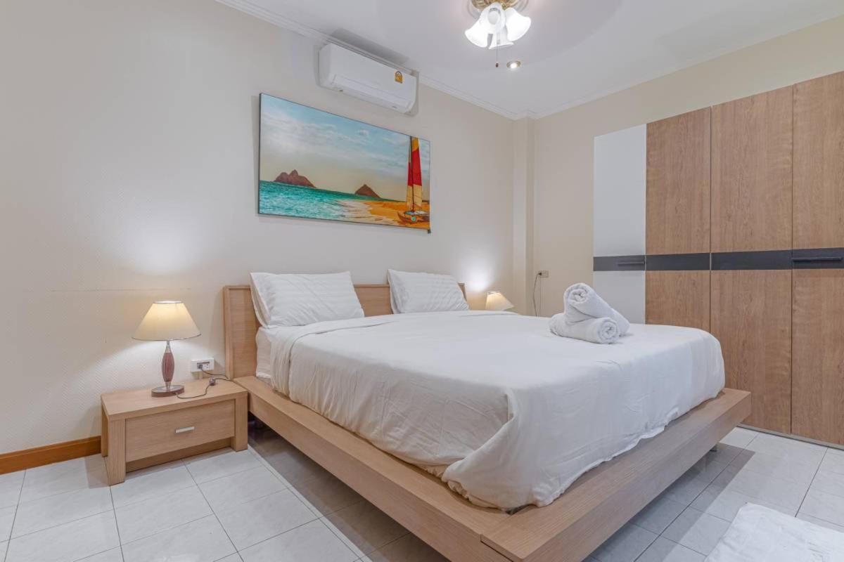 Mew Resort-15br-30pax,300m-beach & Near Walking Street Villa Pattaya