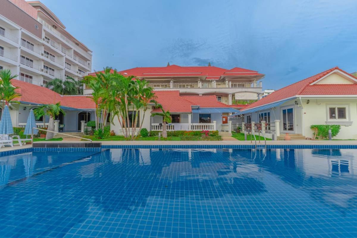 Mew Resort-15br-30pax,300m-beach & Near Walking Street Villa *