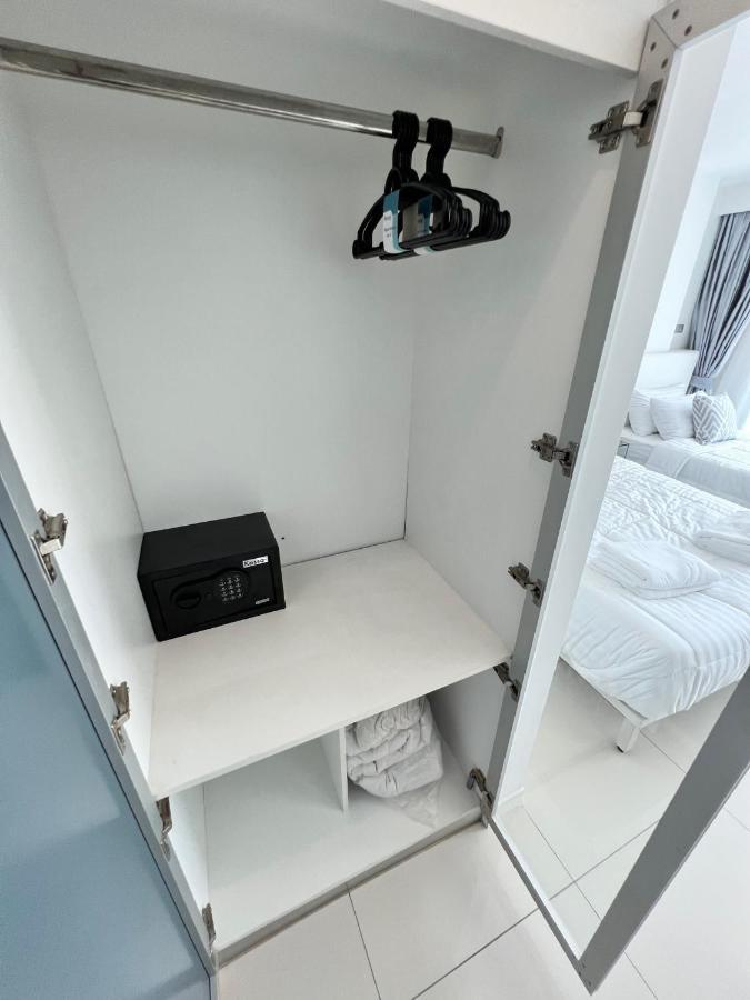 Trendy In Center Apartment *