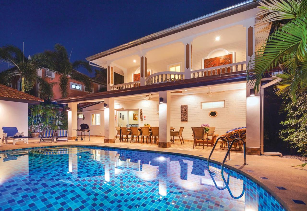 Villa Waree Minutes From Beach And City Villa
