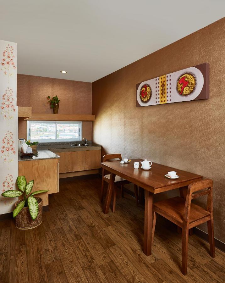 Eastern Grand Palace Hotel