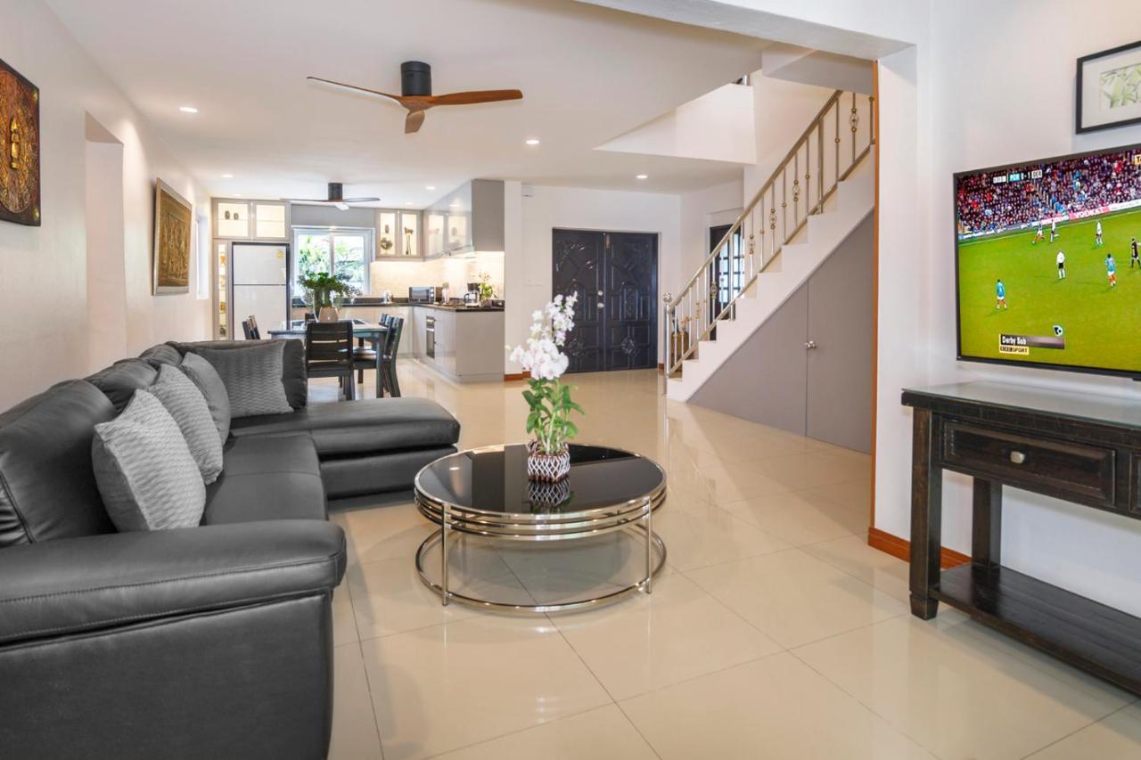 Villa Waree Minutes From Beach And City Villa Pattaya