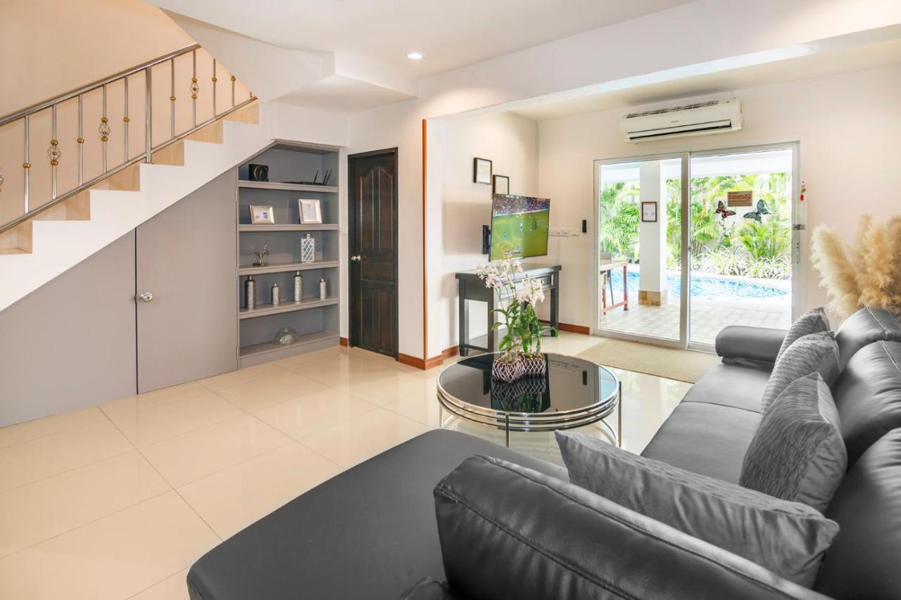 Villa Waree Minutes From Beach And City Villa