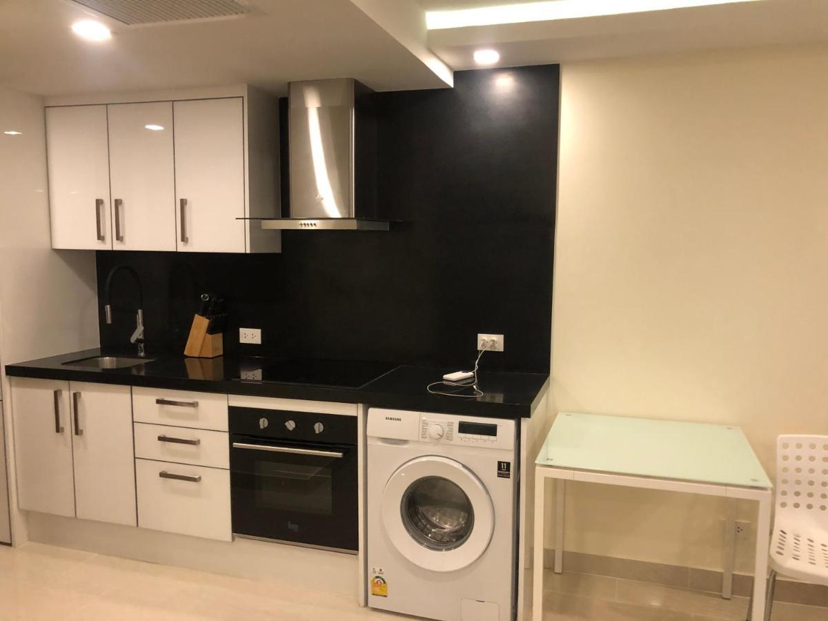 Grand Avenue Apartment *
