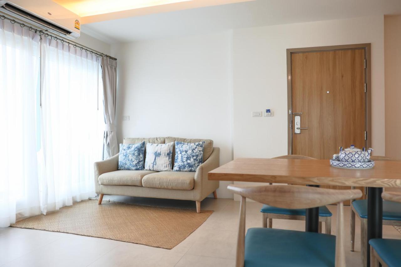 Deeprom Hotel