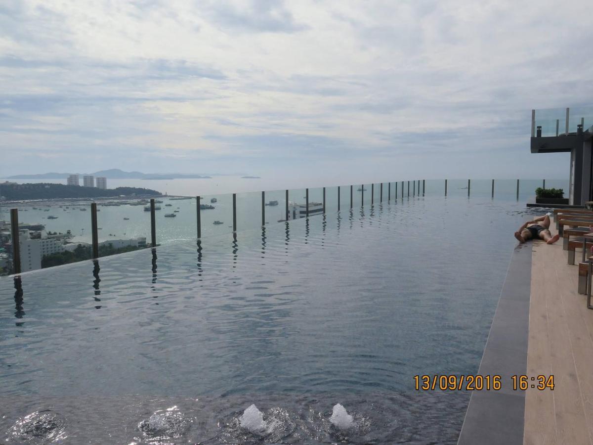 Near Hilton 1 Bedroom Poolseaview 8 Holiday home