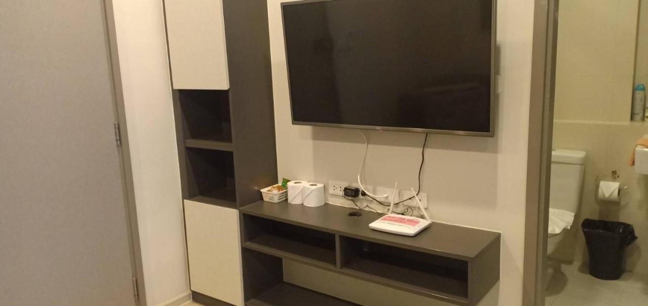 Near Hilton 1 Bedroom Poolseaview 8 Pattaya