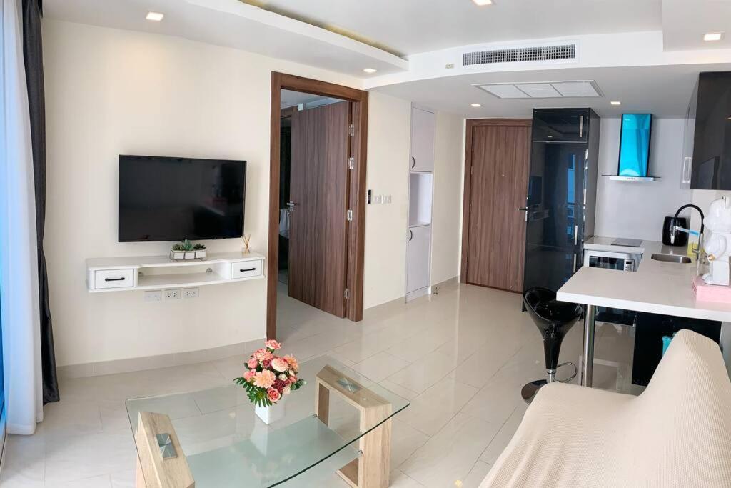 Grand Avenue 6floor