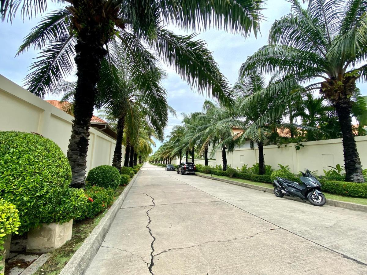 Villa Majestic Poolvillas 2 Bedrooms & Cozy *