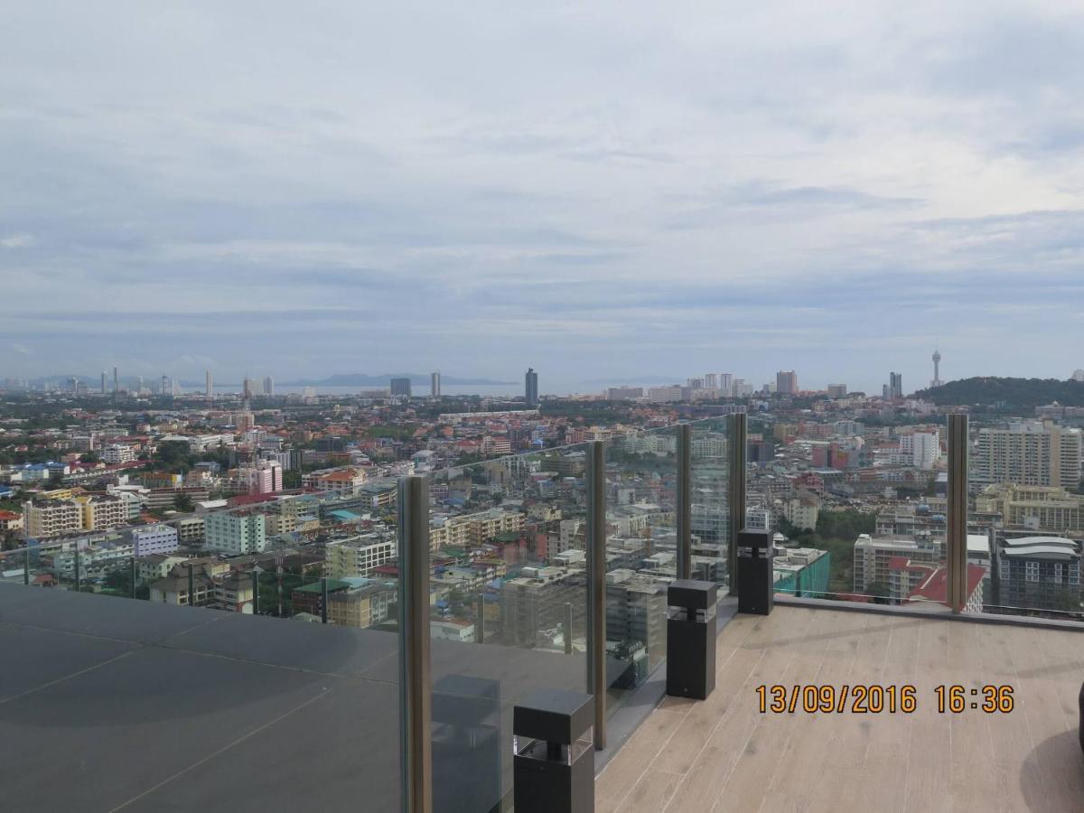 Near Hilton 1 Bedroom Poolseaview 8 Holiday home Pattaya