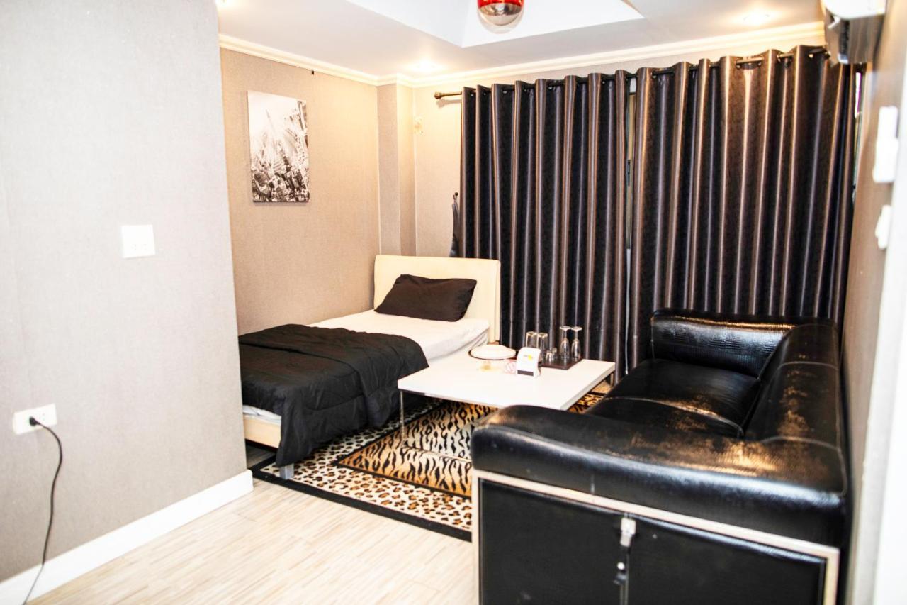 Hotel Merry