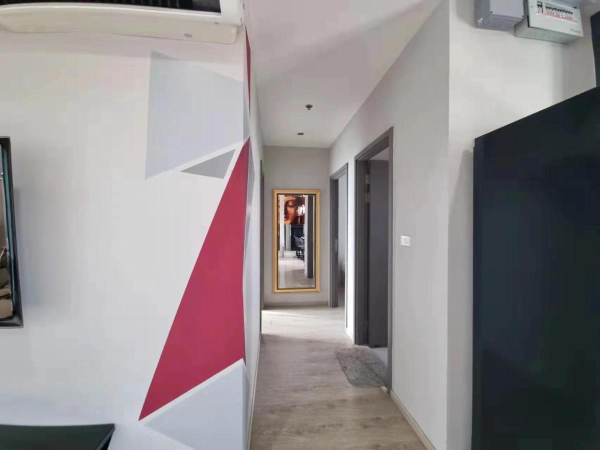 Apartment 泰国芭提雅无边游泳池精装修公寓临近大海两卧室 Pattaya
