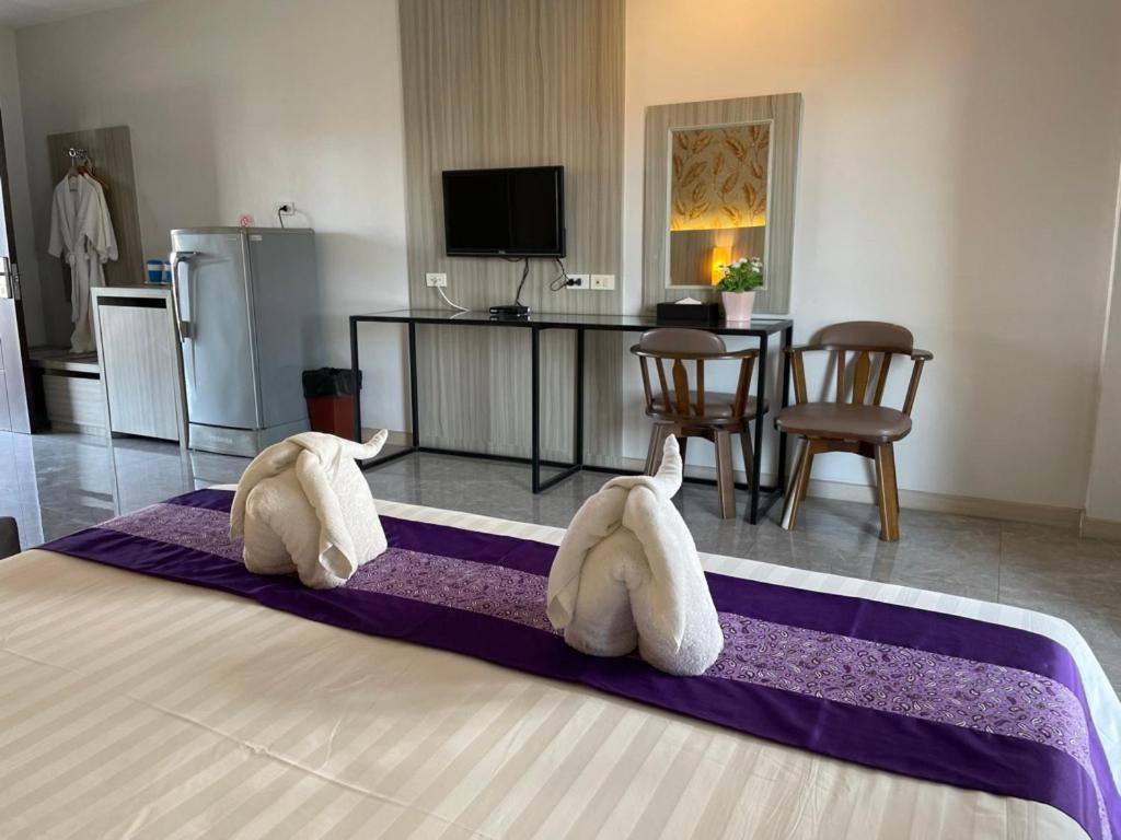 Embryo Hotel