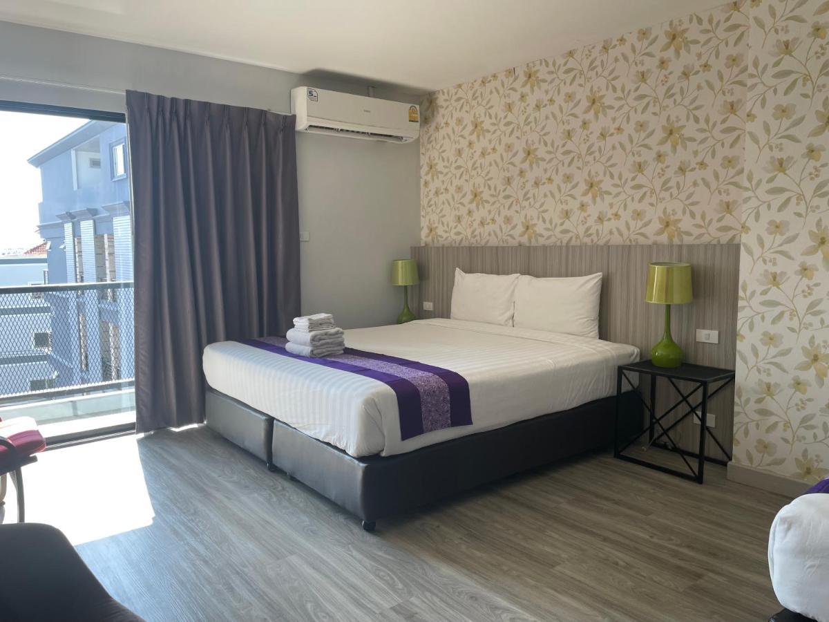 Hotel Embryo 4*