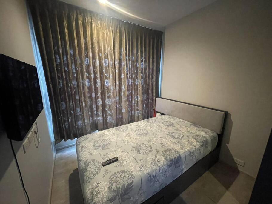 2 Bed Room, Large Living @ Apartment