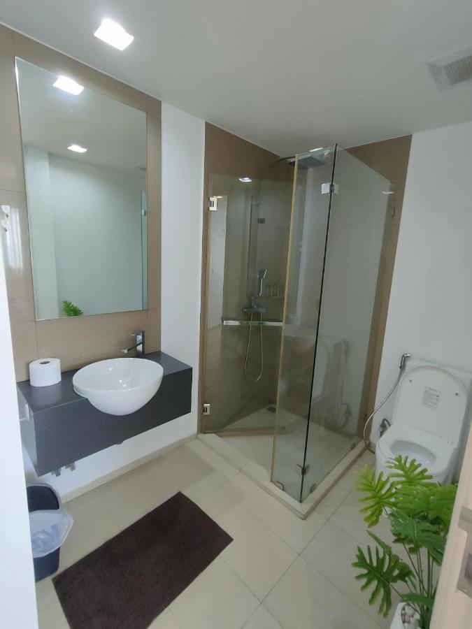 Unixx Seaview Apartment Pattaya
