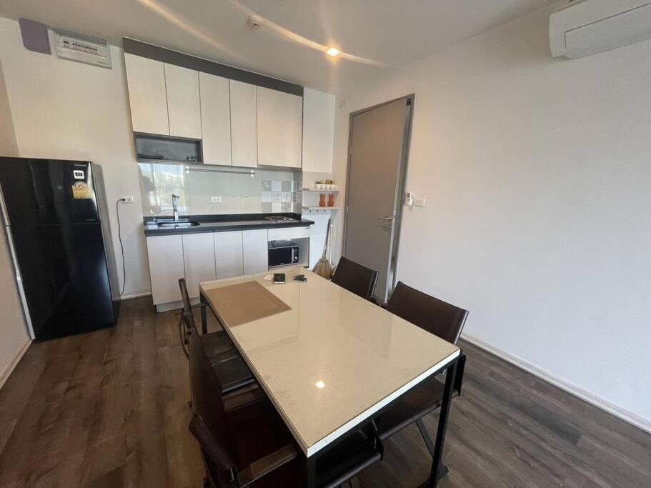 Apartment 2 Bed Room, Large Living @ Pattaya