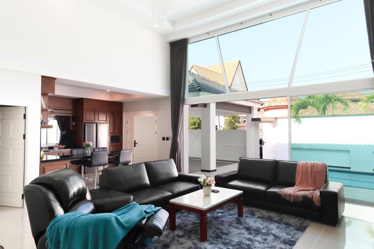 Villa *city~house* 芭堤雅豪华泳池别墅近步行街