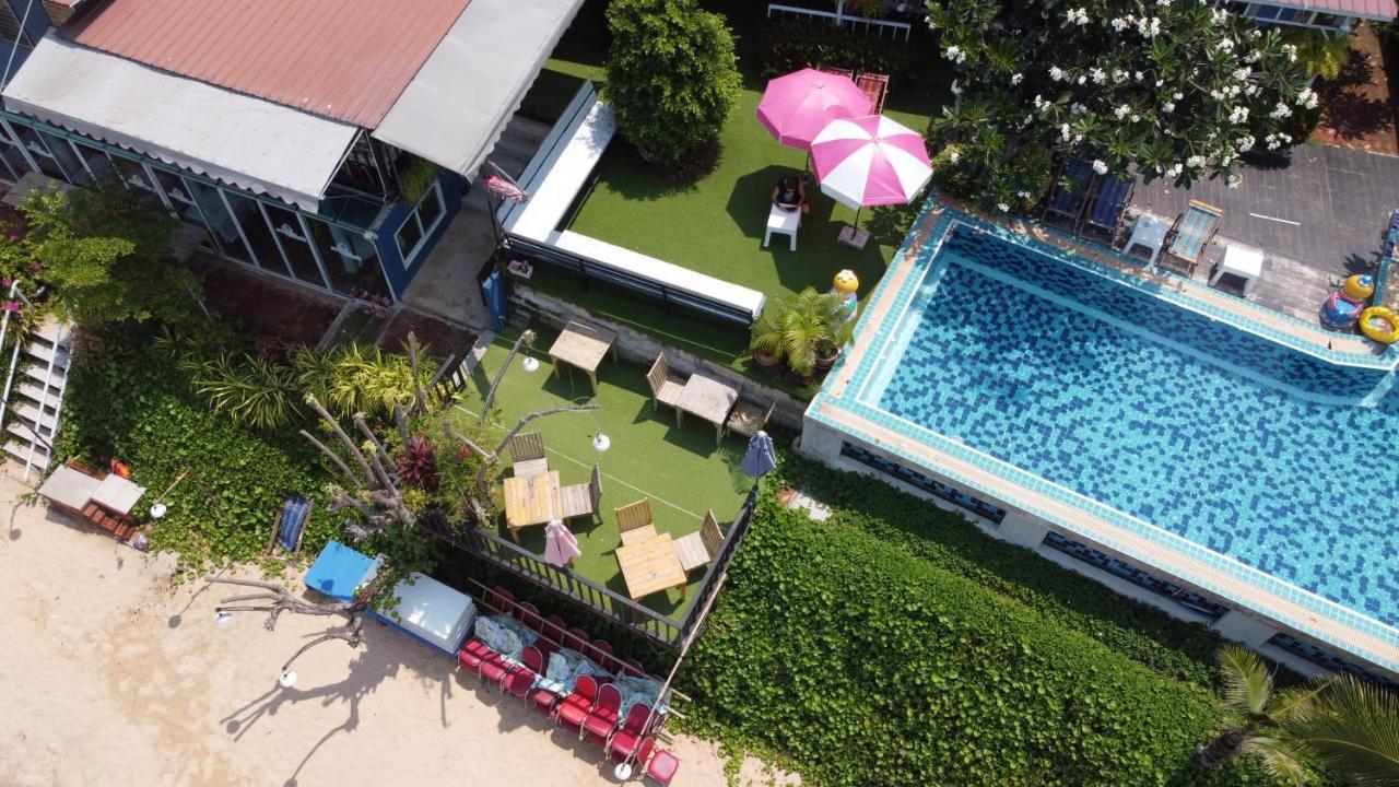Paradise 3*