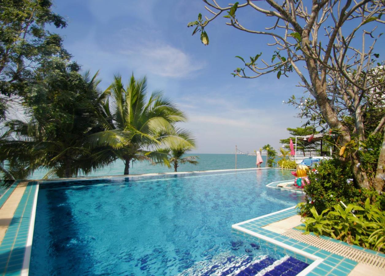 Paradise 3*