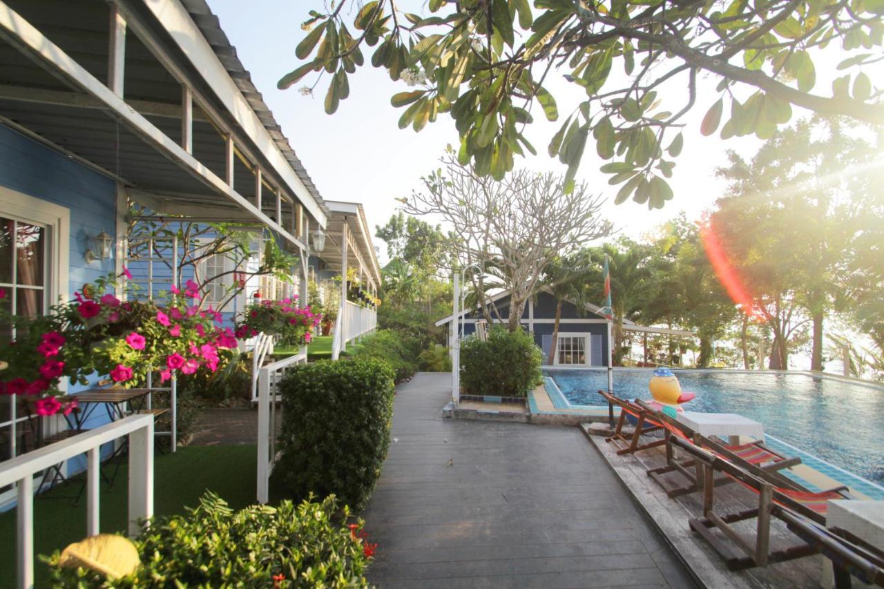 Paradise Resort 3*