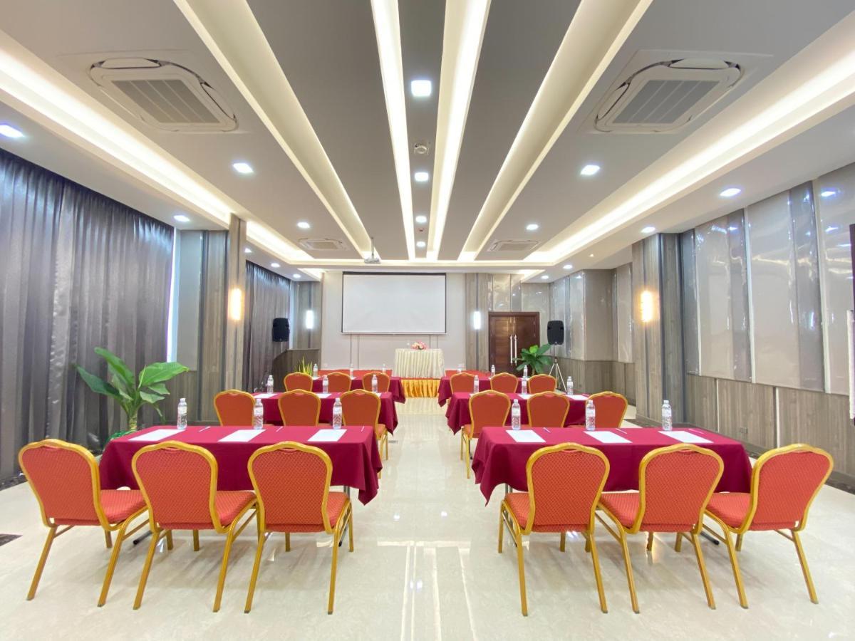 Vareena Palace Hotel 4*