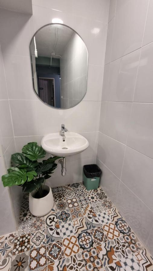Glur Walking Street Hostel
