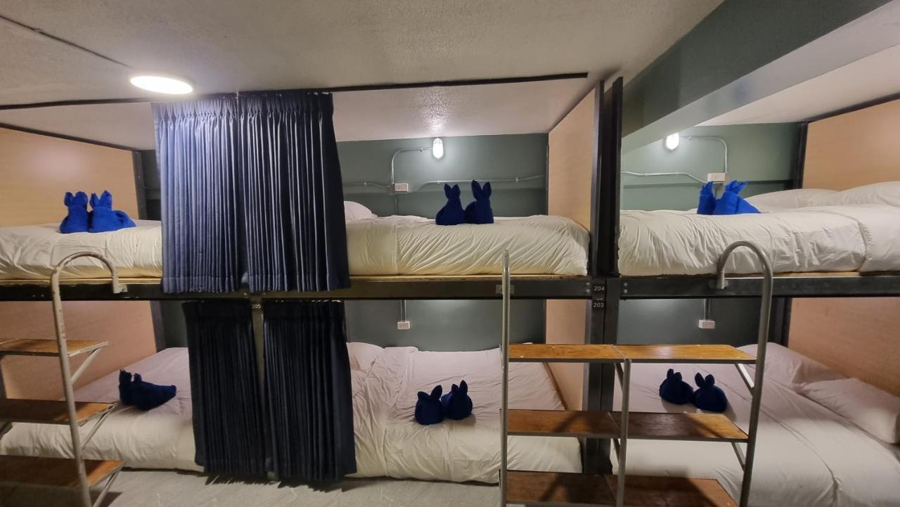 Glur Walking Street Hostel *
