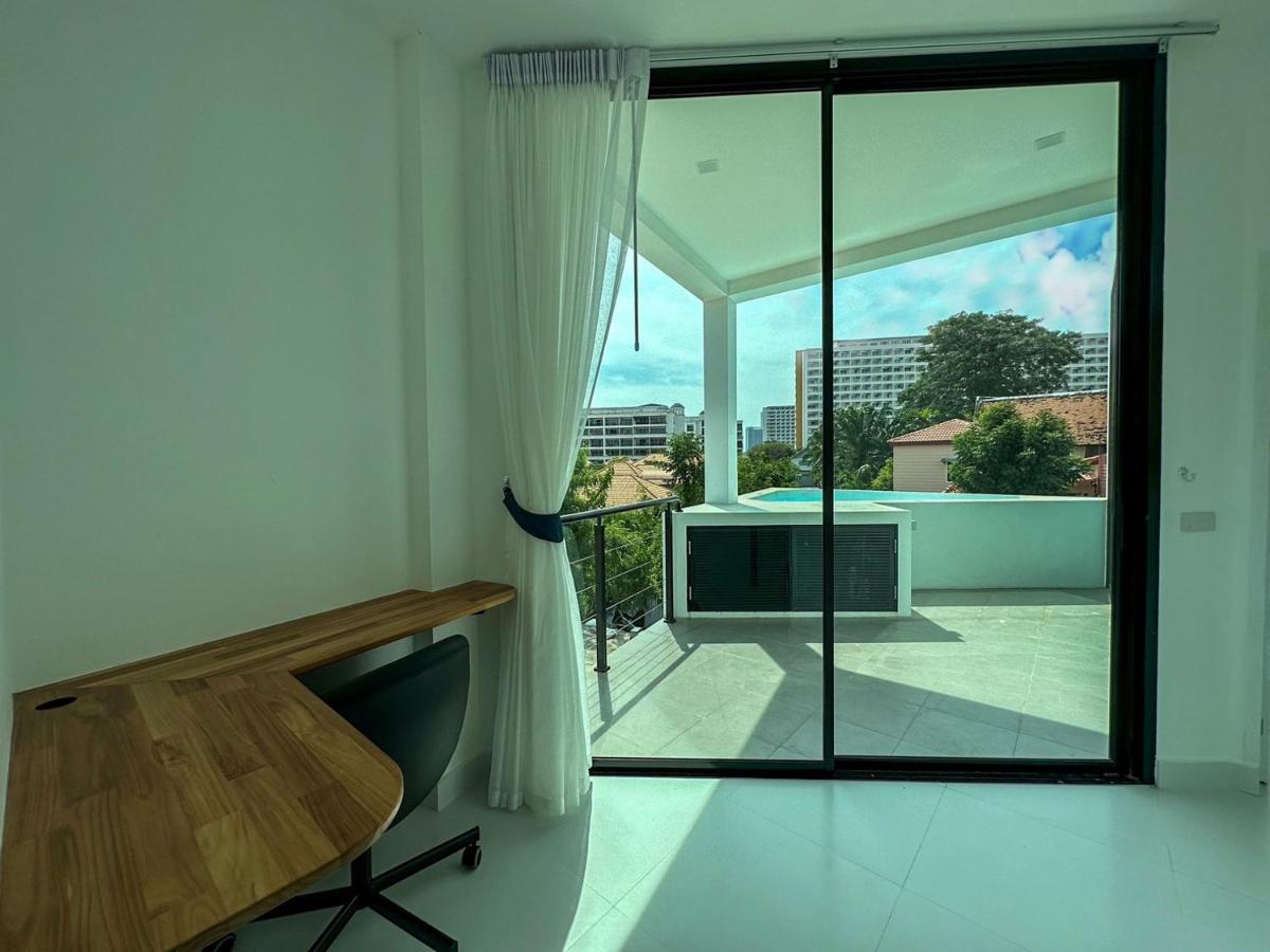 Chateau Dale Pool 177 Nearby Walking Street