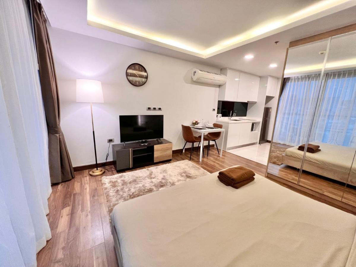 Hill & Sea View In Peak Tower * Pattaya