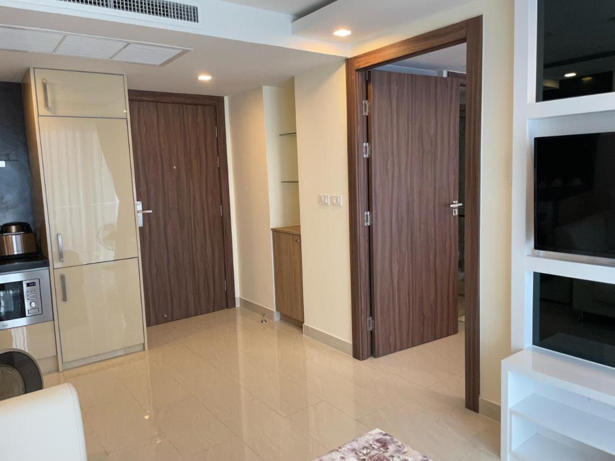 Luxury Business Suits In Grand Avenue By Estates