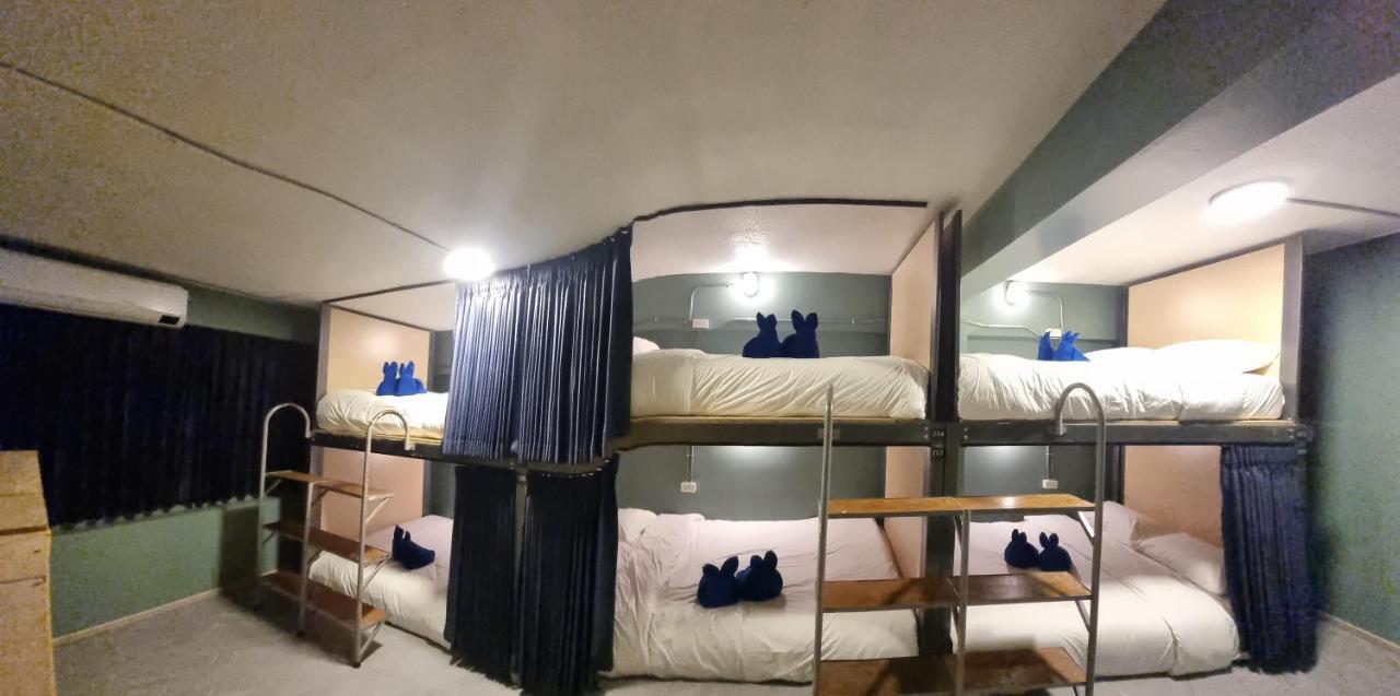 Glur Walking Street Hostel *