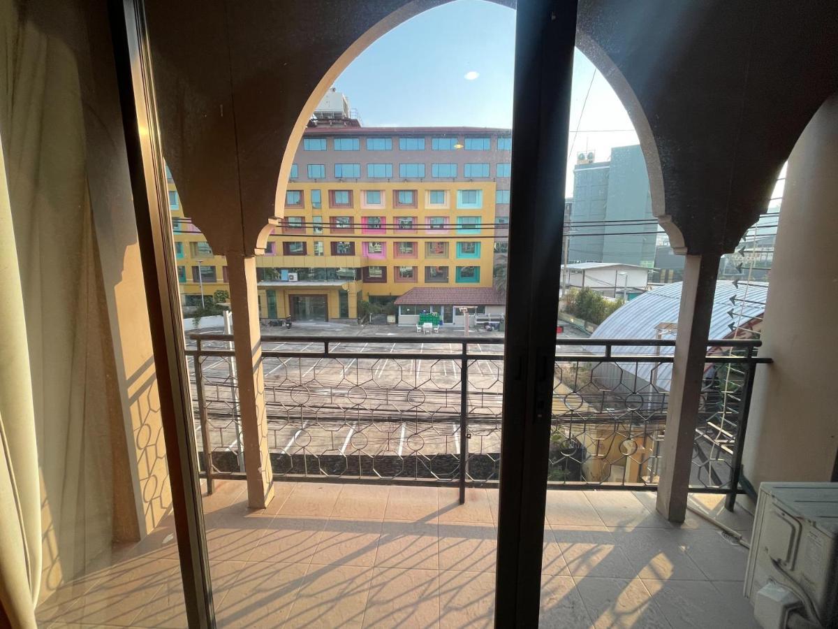 Babylon Hotel