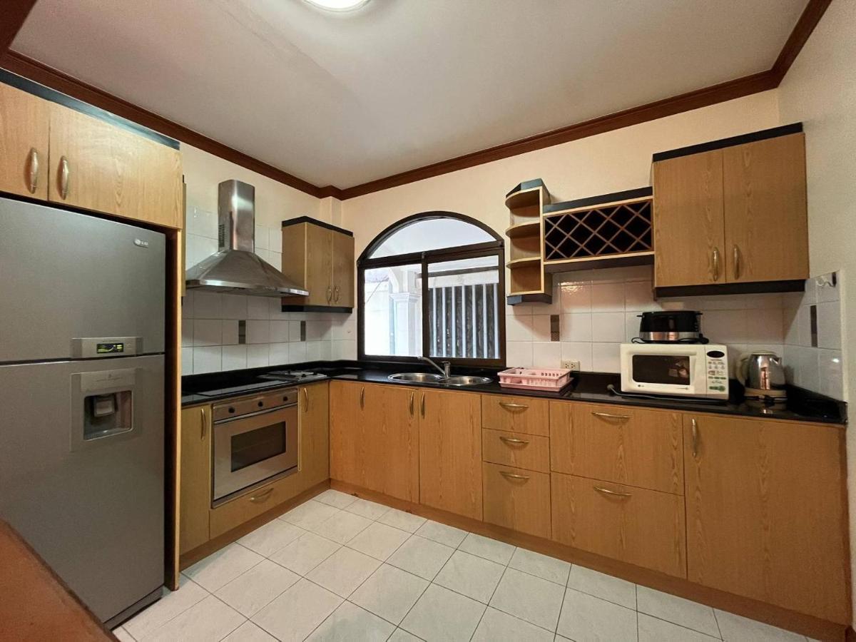 2-3br Huge Pool, Bbq, 300m-beach, 5 Mins To Walking Street Pattaya