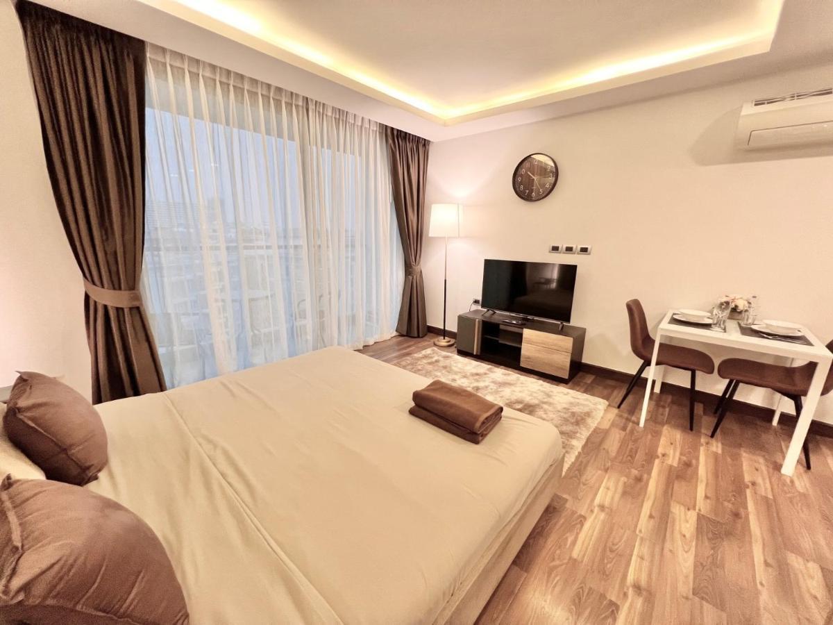 Hill & Sea View In Peak Tower Pattaya
