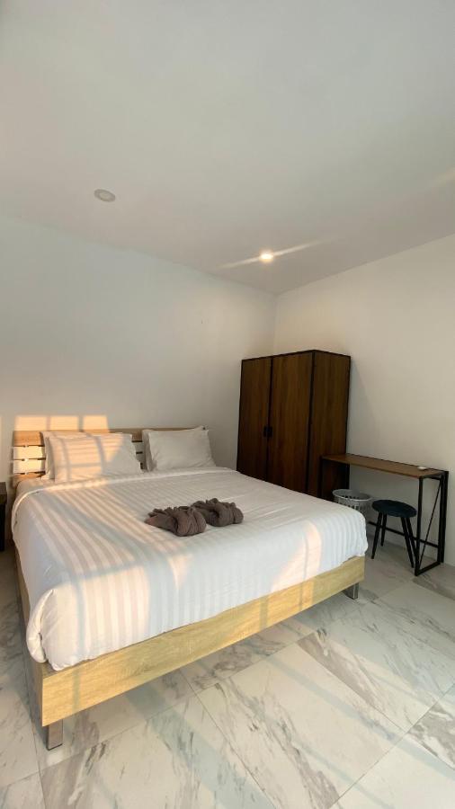 Luxury Pool Center C3- 3 Bedroom *