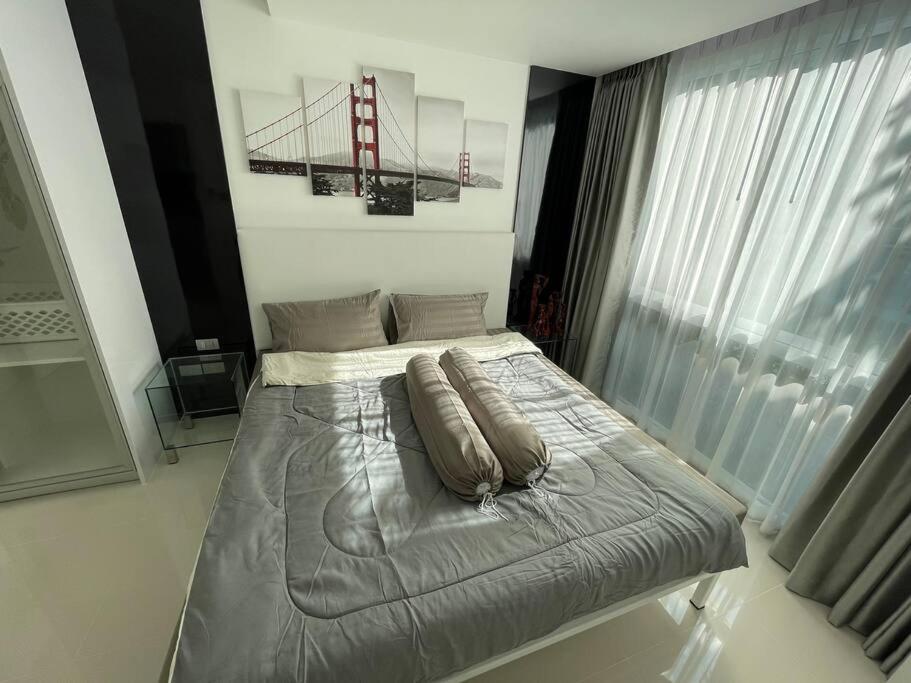 Stylish With Blazing Fast Fiber Internet, Pool, Sauna, Steam Room, Gym - Guest Friendly