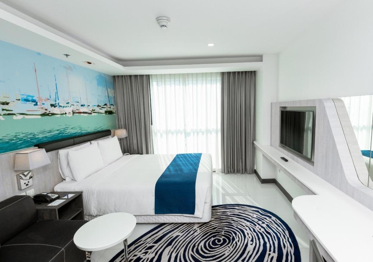 Express By Ihg Hotel 4*