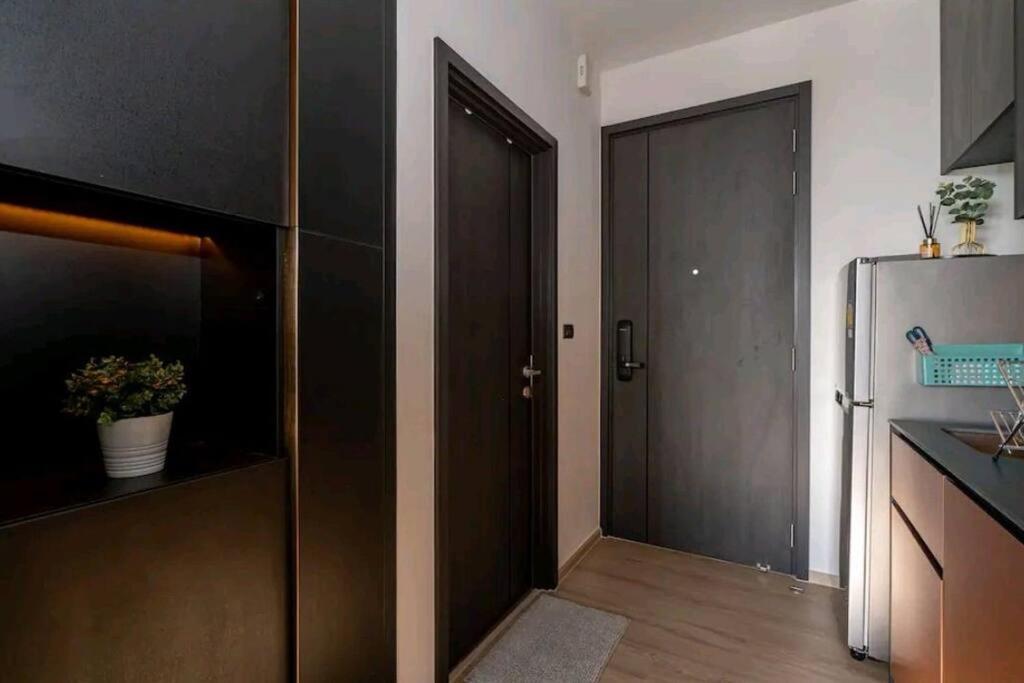 Apartment 高端市中心网红公寓/无边泳池/距离沙滩100米/中文房东/免费游玩咨询 Pattaya