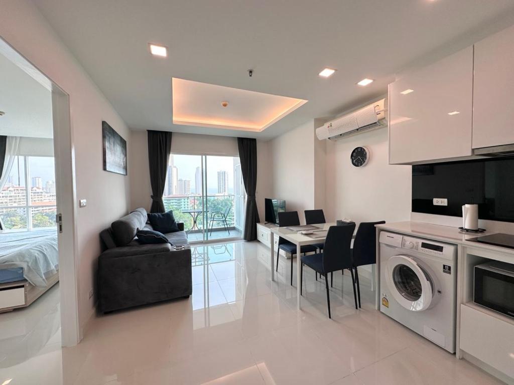 One Tower 1 Bed 114 By Thaiminatorpattaya Apartment *