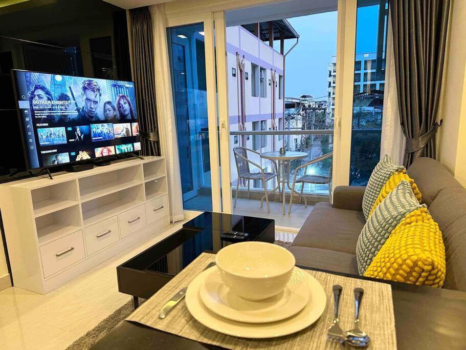 Apartment Large Luxury - City Centre - Grand Avenue - 405 Pattaya