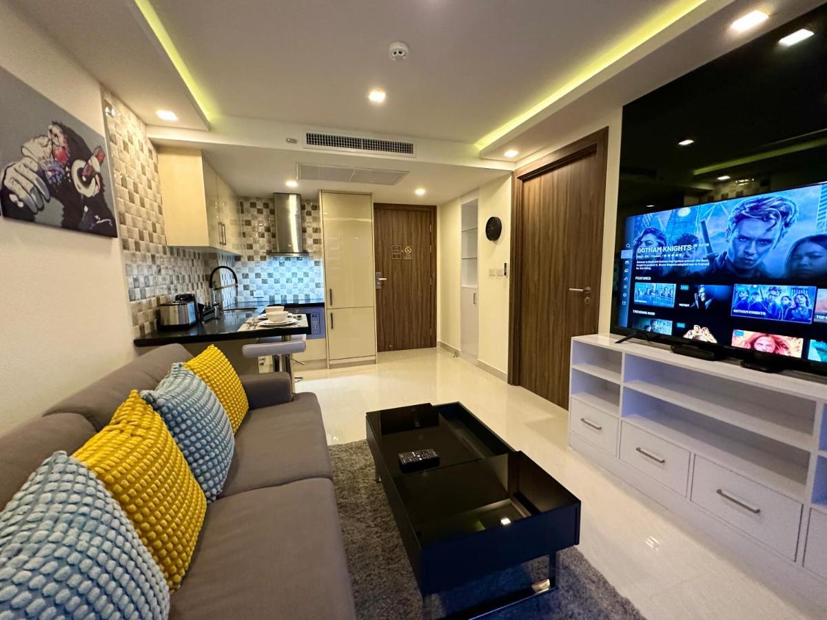 Large Luxury - City Centre - Grand Avenue - 405 *