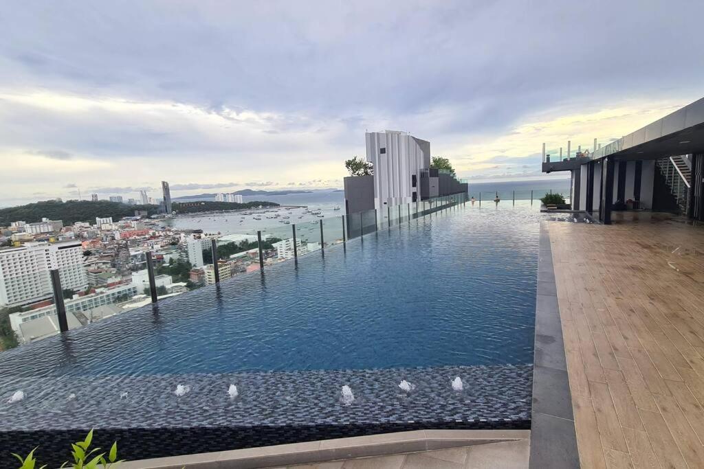 The Base 420 * Pattaya
