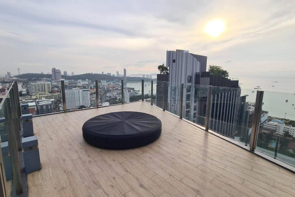 The Base 420 Apartamento Pattaya