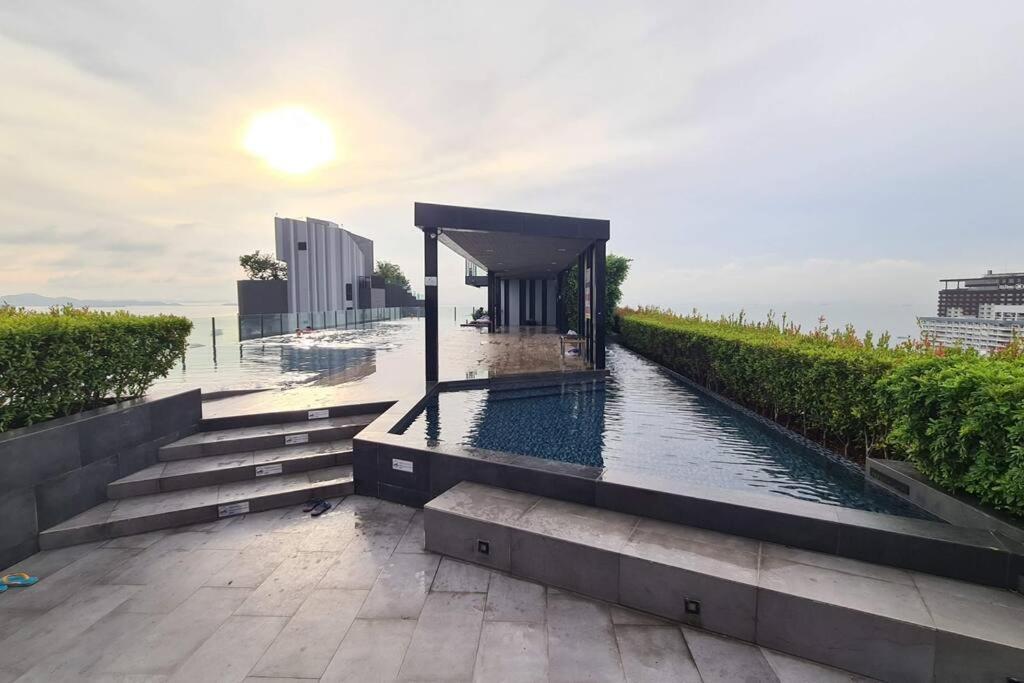 The Base 420 Pattaya