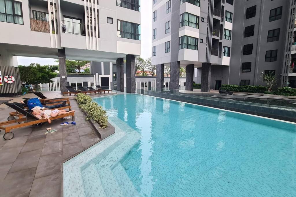 The Base 420 * Pattaya