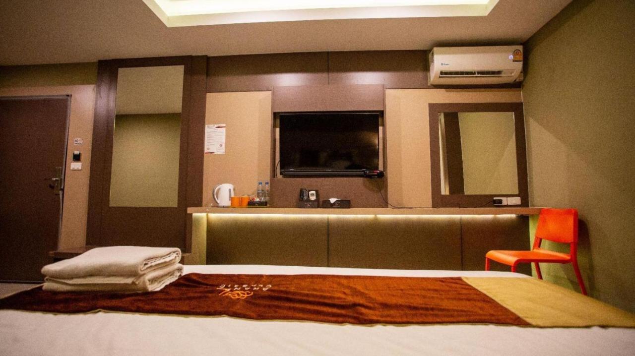 Grande Classic By Goad Avadhess Hospitality 1 Km Walking Street