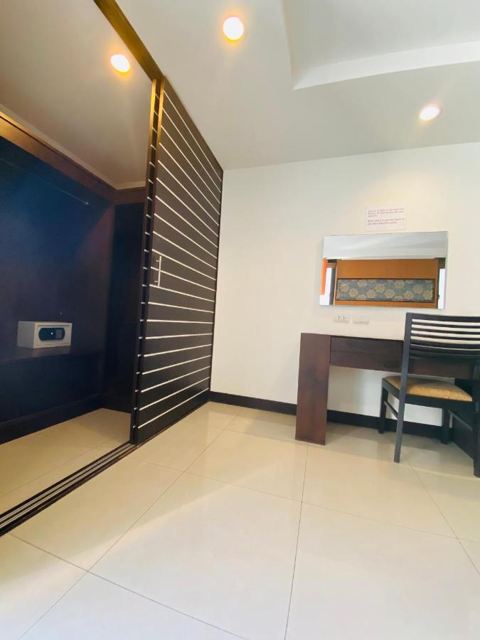 Tycoon By Goad Avadhess Hospitality 1km Walking Street Hotel